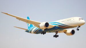 Oman Air Boeing 787-9 Dreamliner on approach