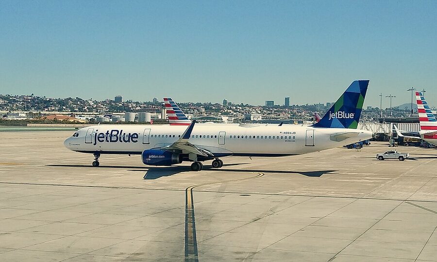 JetBlue Airbus A321 N984JB at San Diego International Airport