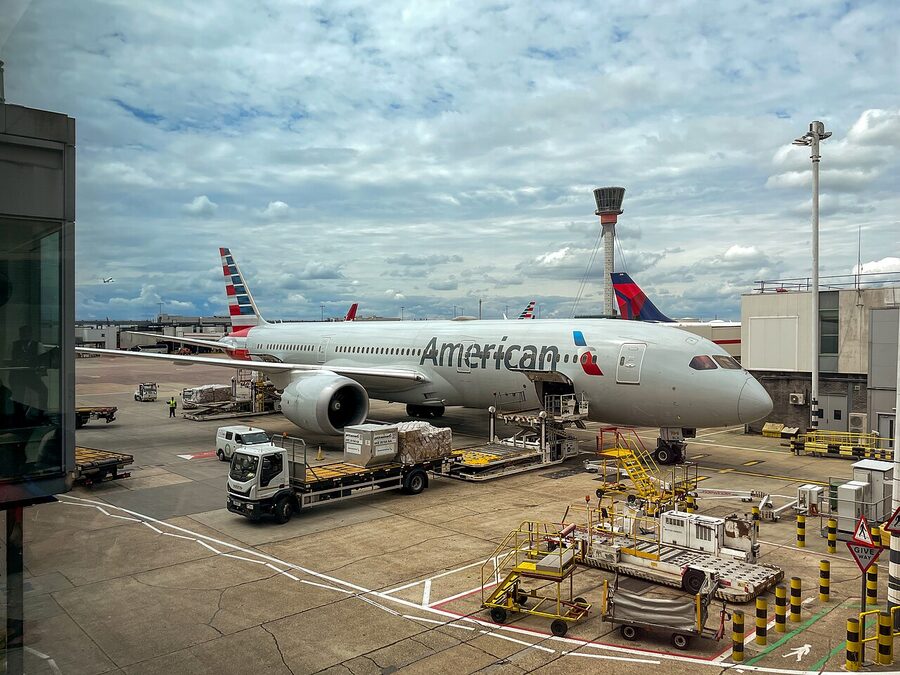 American Airlines Boeing 787-9 Dreamliner at London Heathrow